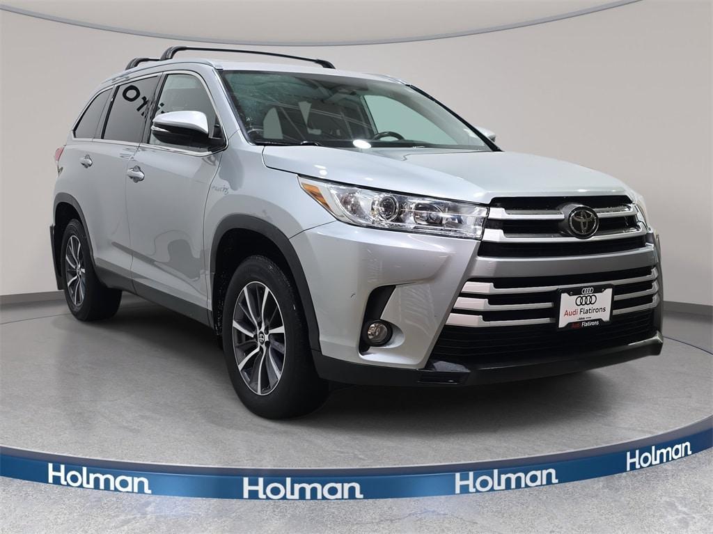 used 2019 Toyota Highlander car, priced at $32,295