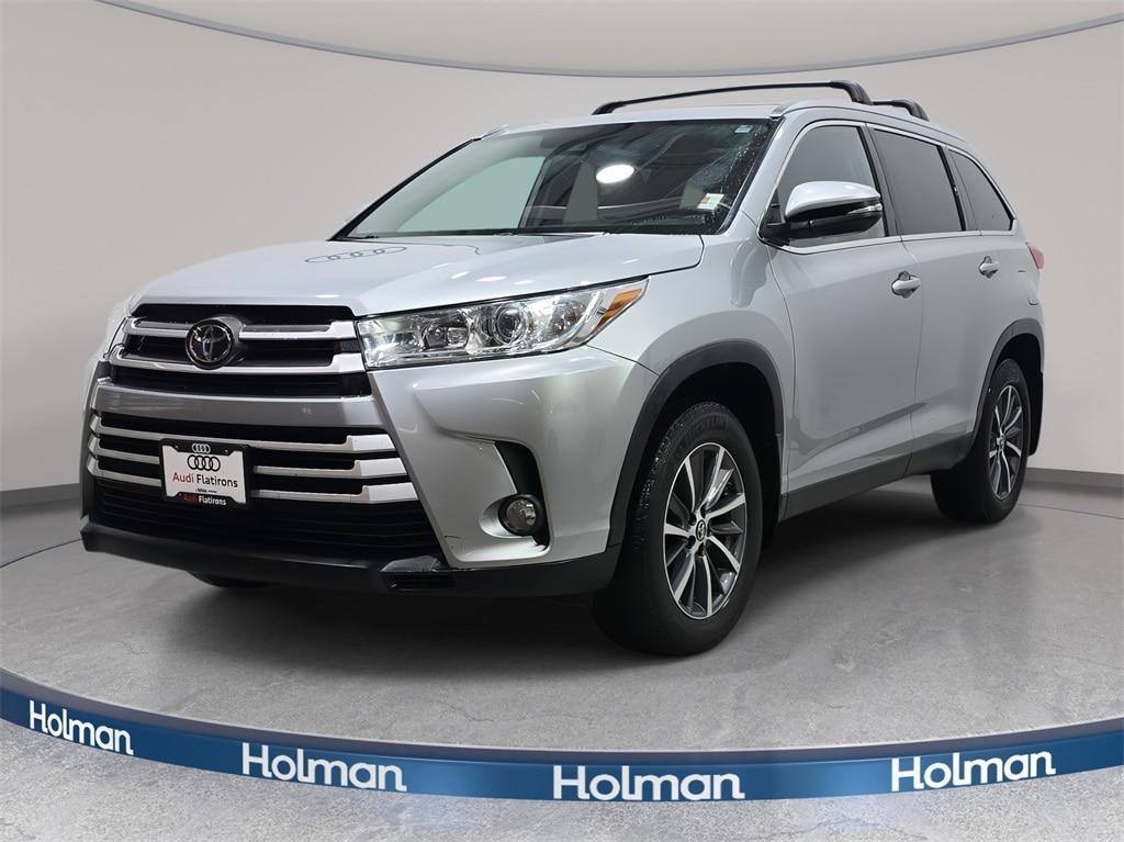 used 2019 Toyota Highlander car, priced at $32,295