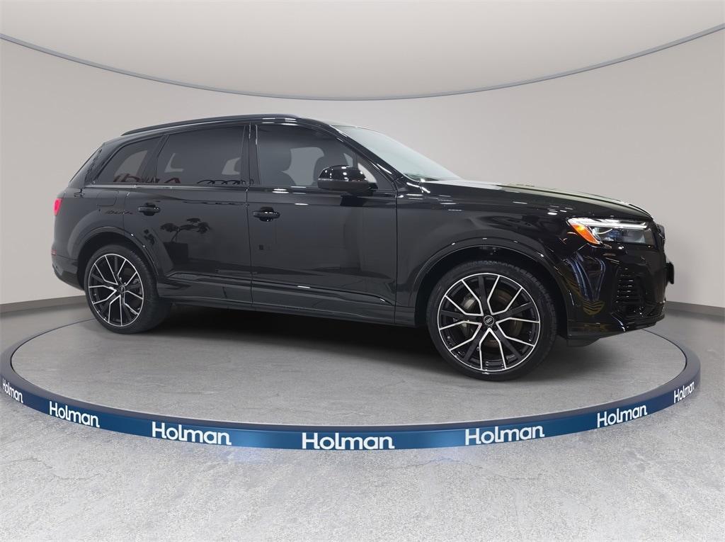 new 2025 Audi Q7 car, priced at $79,945