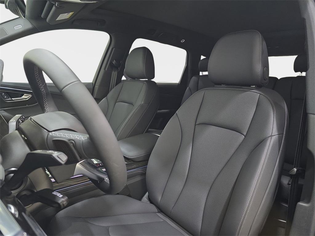 new 2025 Audi Q7 car, priced at $79,945