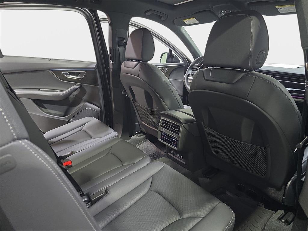 new 2025 Audi Q7 car, priced at $79,945
