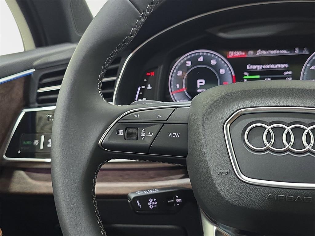 new 2025 Audi Q7 car, priced at $79,645