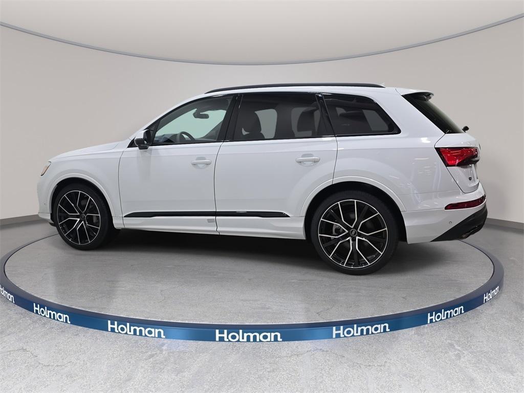 new 2025 Audi Q7 car, priced at $79,645
