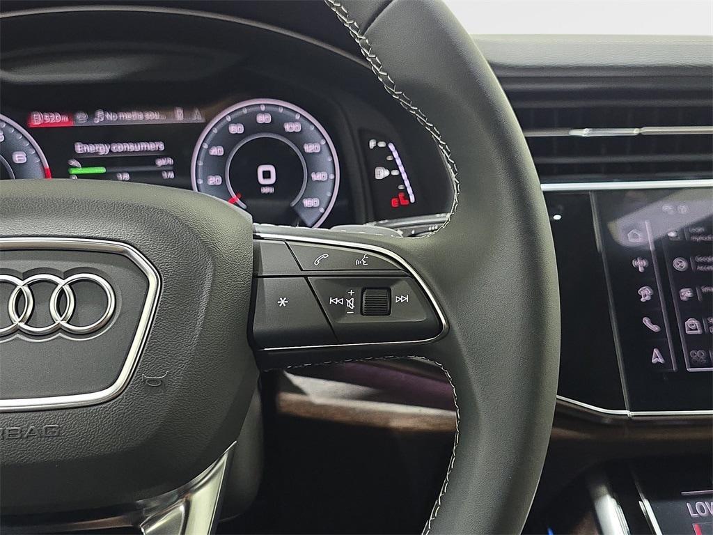 new 2025 Audi Q7 car, priced at $79,645
