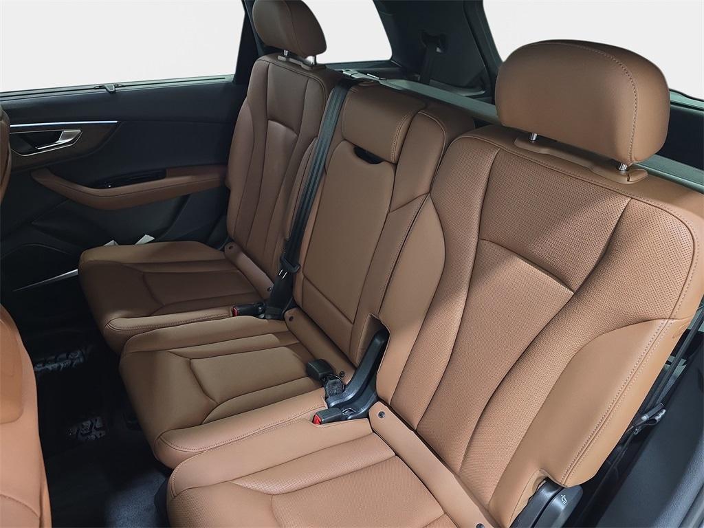new 2025 Audi Q7 car, priced at $79,645