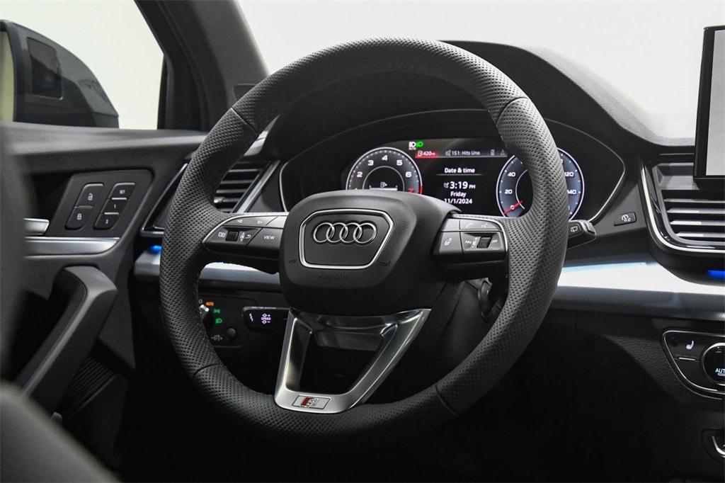 new 2025 Audi Q5 car, priced at $59,605