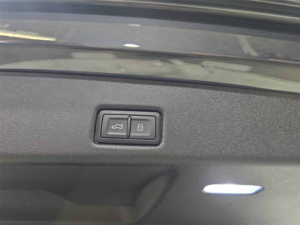 new 2025 Audi Q5 car, priced at $61,670