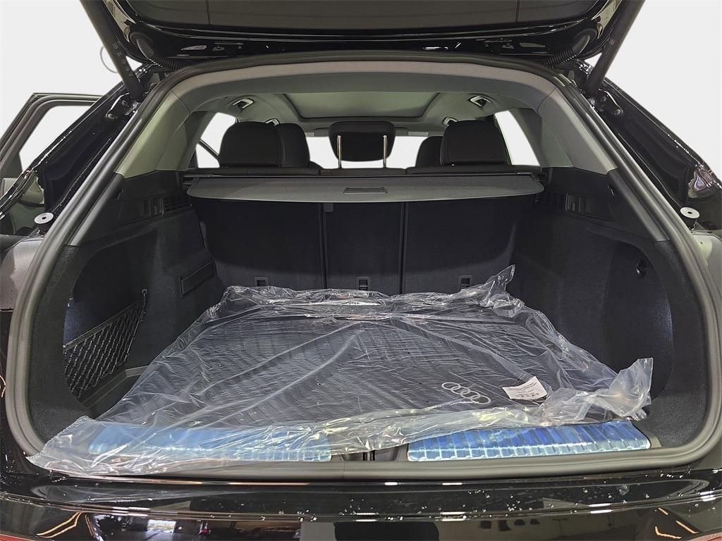 new 2025 Audi Q5 car, priced at $61,995