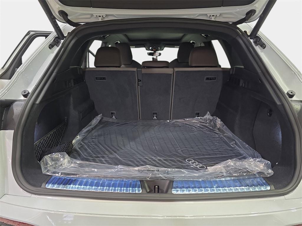 new 2025 Audi Q5 car, priced at $61,670