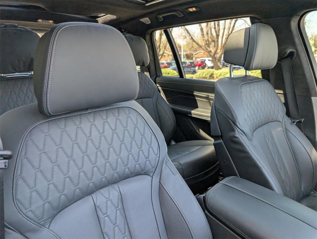 used 2024 BMW ALPINA XB7 car, priced at $120,000