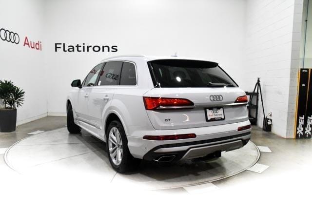 new 2025 Audi Q7 car