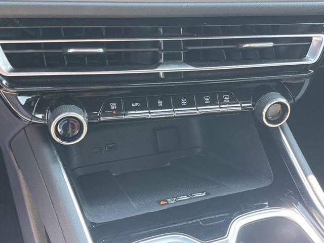 used 2024 Chevrolet Traverse car