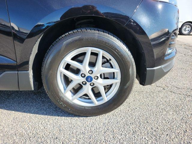 used 2022 Ford Edge car, priced at $17,750
