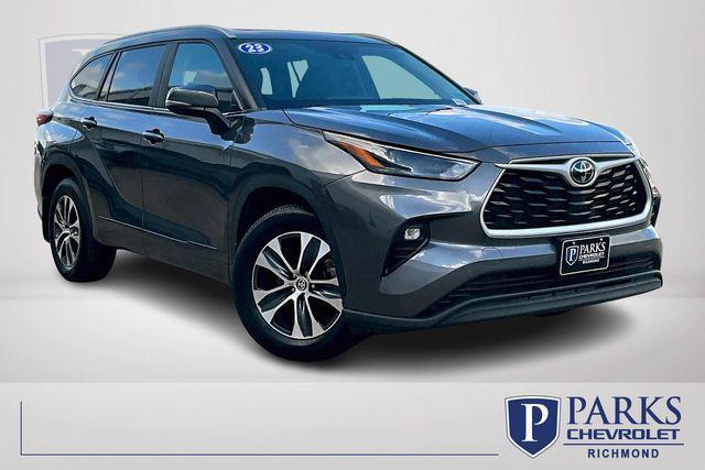 used 2023 Toyota Highlander car, priced at $39,500