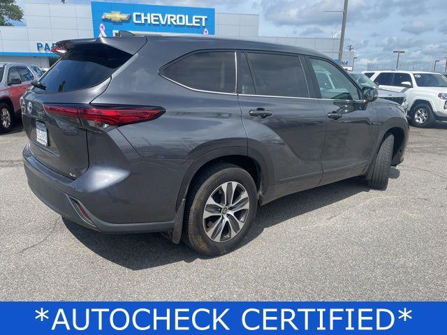 used 2023 Toyota Highlander car, priced at $40,200