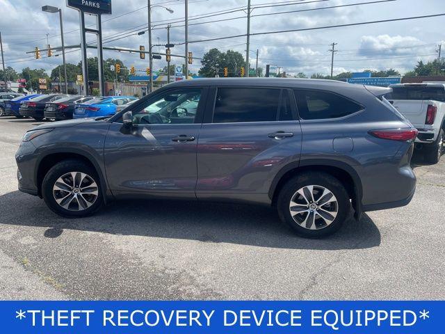 used 2023 Toyota Highlander car, priced at $40,200