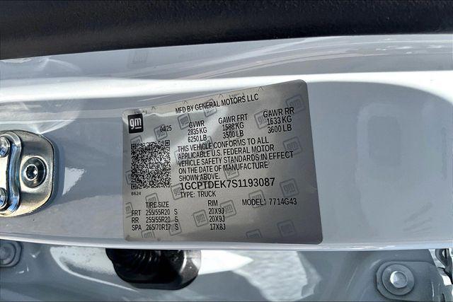 new 2025 Chevrolet Colorado car, priced at $45,235