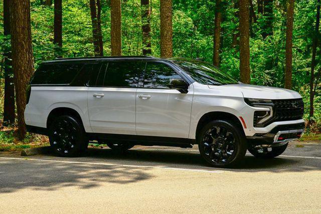 new 2025 Chevrolet Suburban car, priced at $99,900