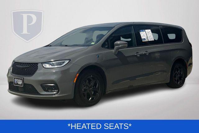 used 2022 Chrysler Pacifica Hybrid car, priced at $27,500