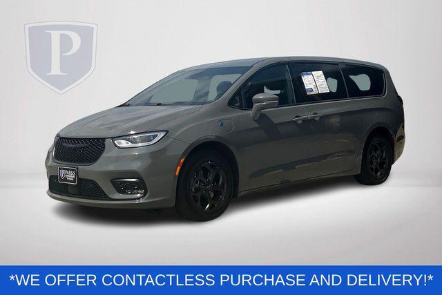 used 2022 Chrysler Pacifica Hybrid car, priced at $27,500