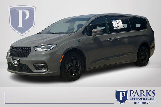 used 2022 Chrysler Pacifica Hybrid car, priced at $27,500