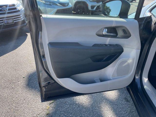 used 2023 Chrysler Pacifica car, priced at $24,000