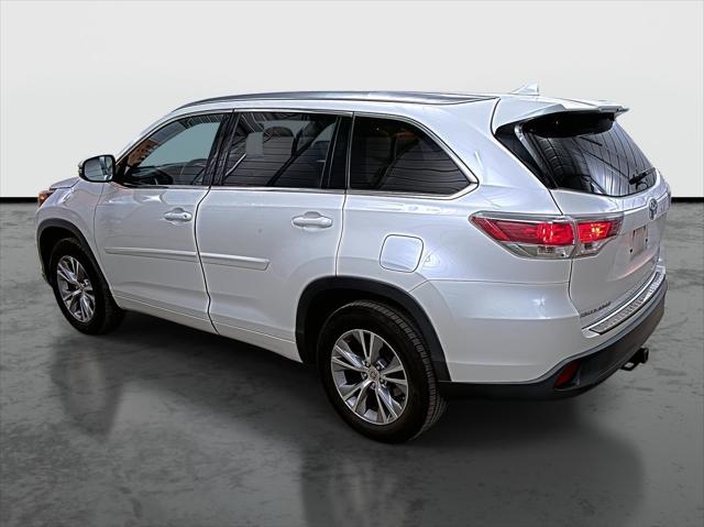 used 2015 Toyota Highlander car, priced at $13,975