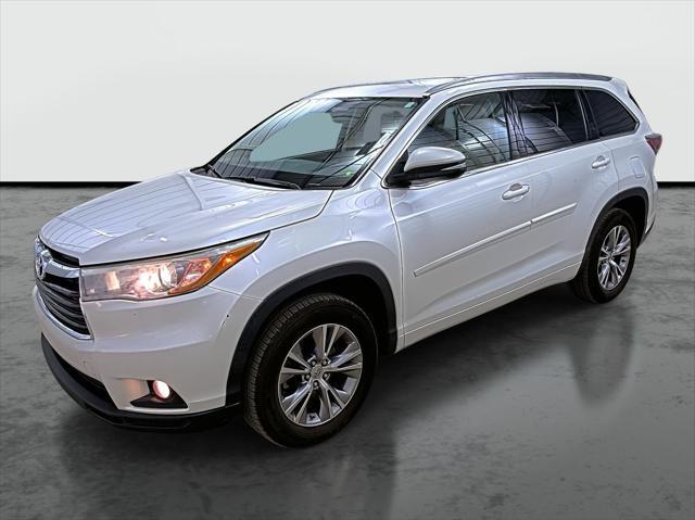 used 2015 Toyota Highlander car, priced at $13,975