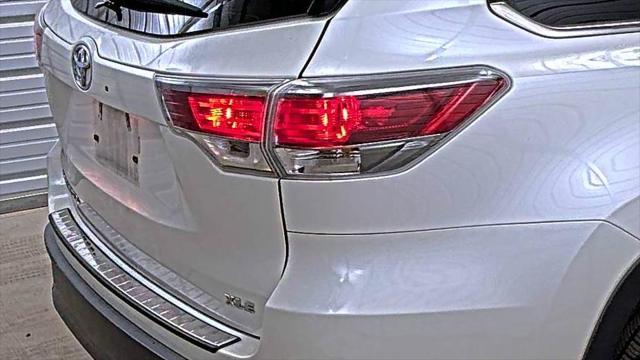 used 2015 Toyota Highlander car, priced at $13,975