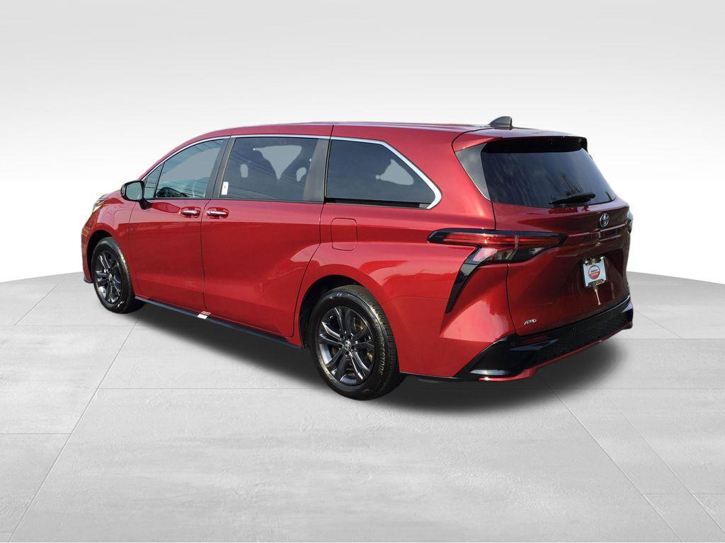 used 2024 Toyota Sienna car, priced at $47,999