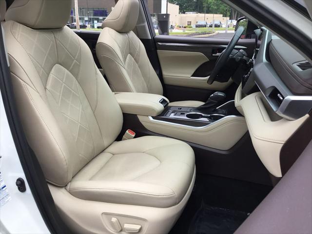 used 2021 Toyota Highlander Hybrid car, priced at $45,499