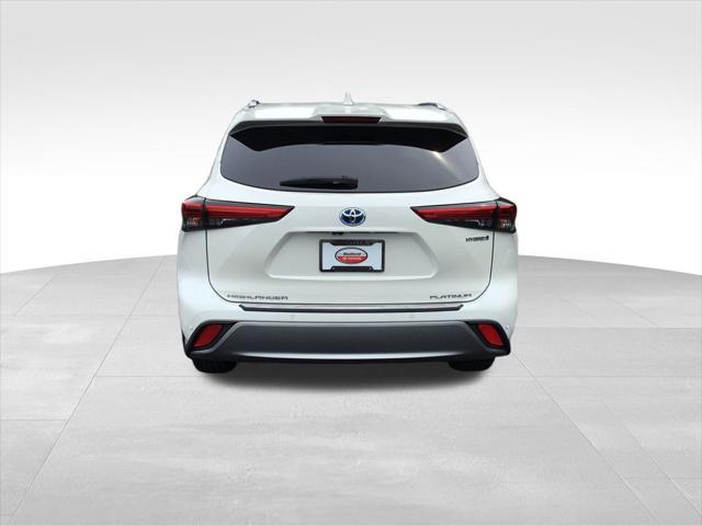 used 2021 Toyota Highlander Hybrid car, priced at $45,499
