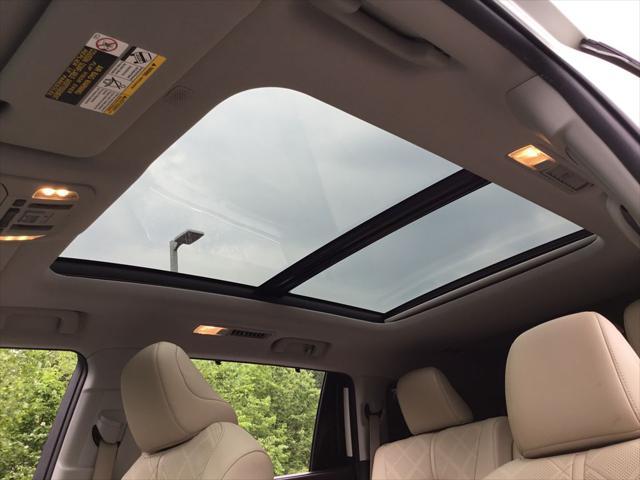 used 2021 Toyota Highlander Hybrid car, priced at $45,499