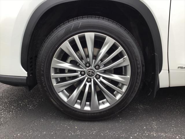 used 2021 Toyota Highlander Hybrid car, priced at $45,499