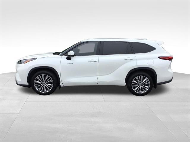 used 2021 Toyota Highlander Hybrid car, priced at $45,499