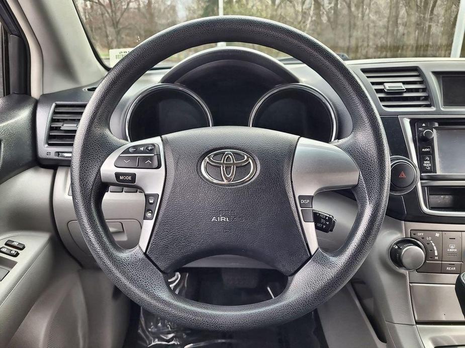 used 2013 Toyota Highlander car, priced at $15,997