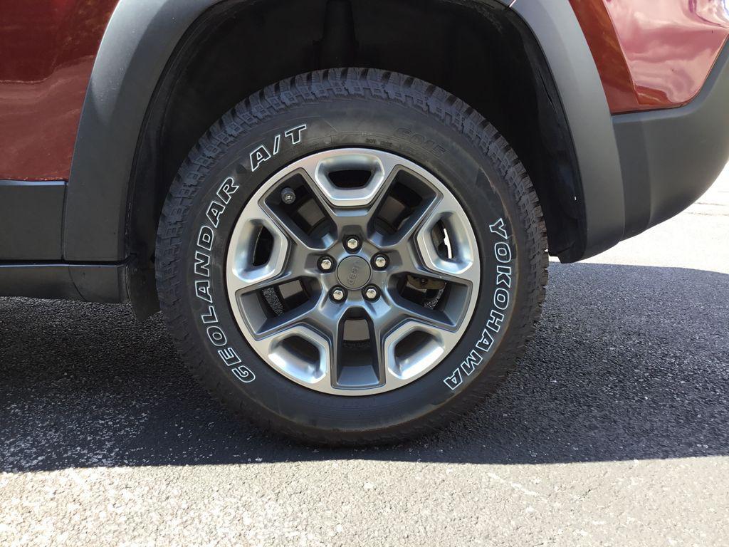 used 2019 Jeep Cherokee car, priced at $21,499