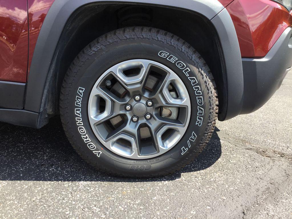 used 2019 Jeep Cherokee car, priced at $21,499