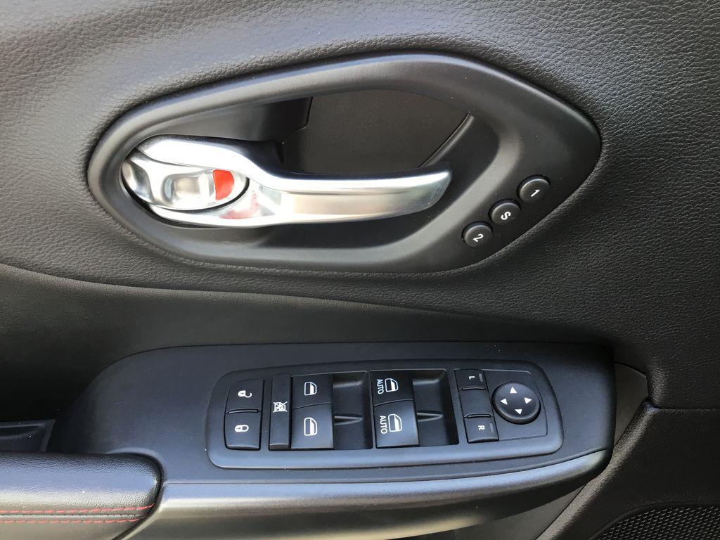 used 2019 Jeep Cherokee car, priced at $21,499