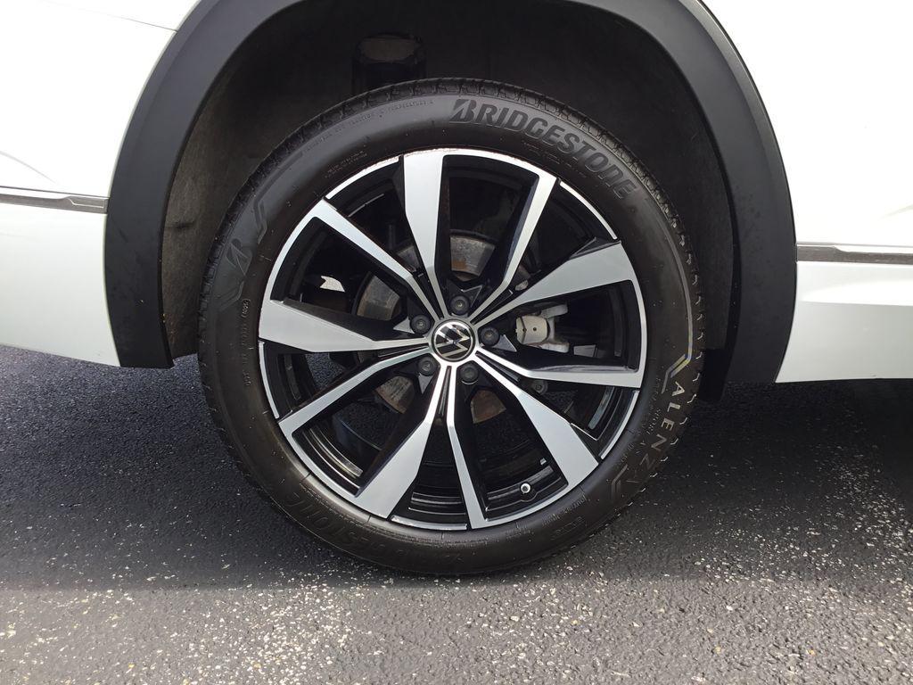 used 2024 Volkswagen Atlas car, priced at $41,899