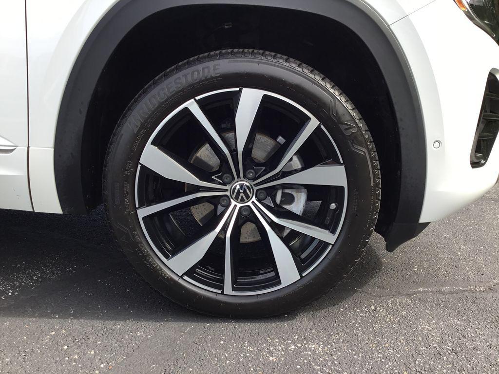 used 2024 Volkswagen Atlas car, priced at $41,899