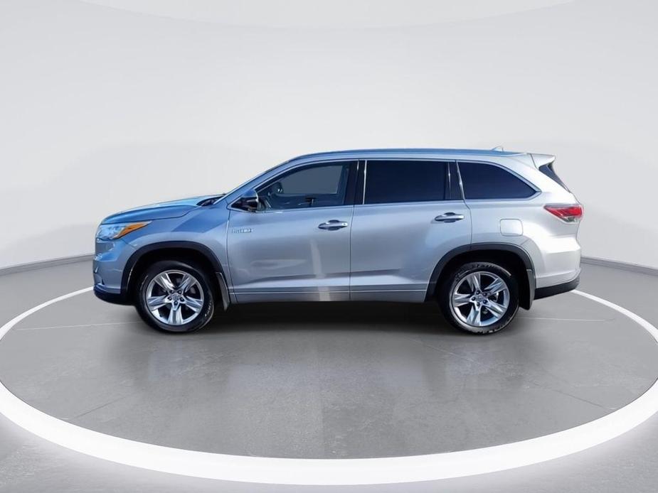 used 2015 Toyota Highlander Hybrid car, priced at $17,997