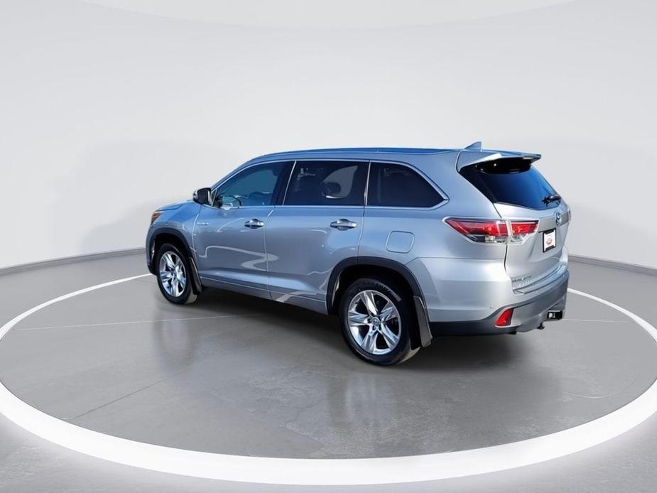 used 2015 Toyota Highlander Hybrid car, priced at $17,997