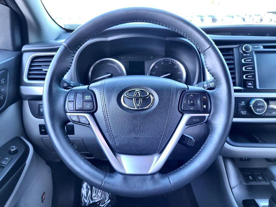 used 2015 Toyota Highlander Hybrid car, priced at $17,997