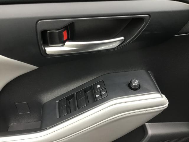 used 2022 Toyota Highlander car, priced at $39,999
