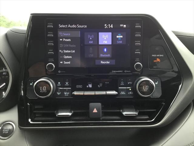 used 2022 Toyota Highlander car, priced at $39,999