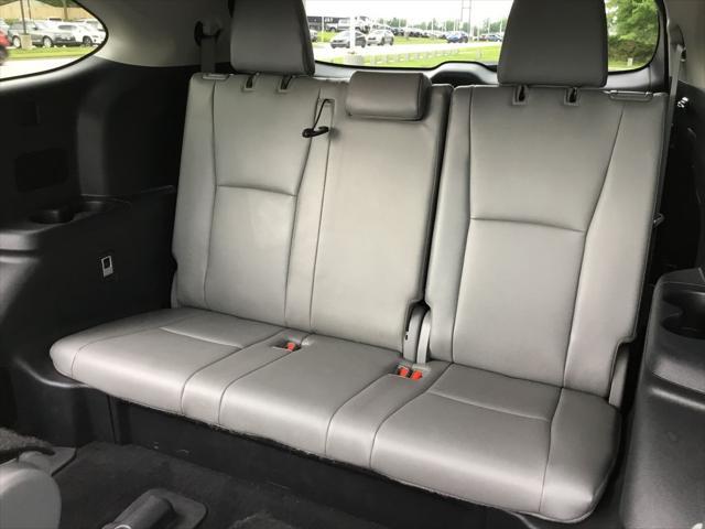 used 2022 Toyota Highlander car, priced at $39,999