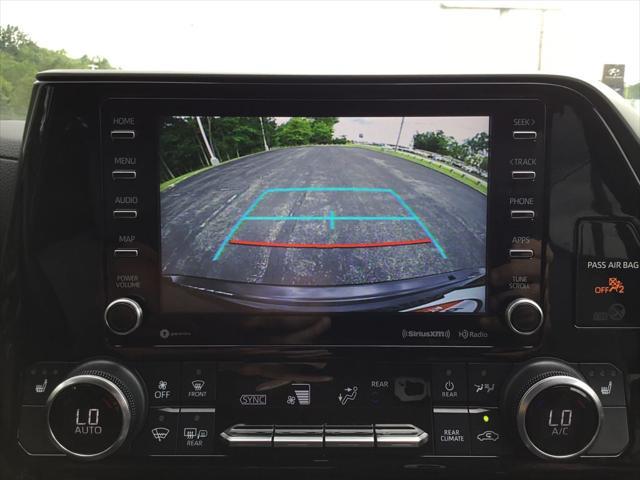 used 2022 Toyota Highlander car, priced at $39,999
