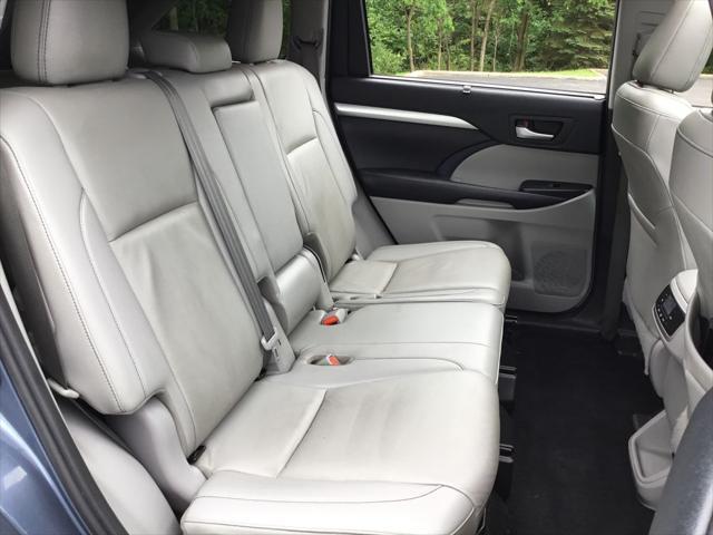 used 2019 Toyota Highlander car, priced at $22,999