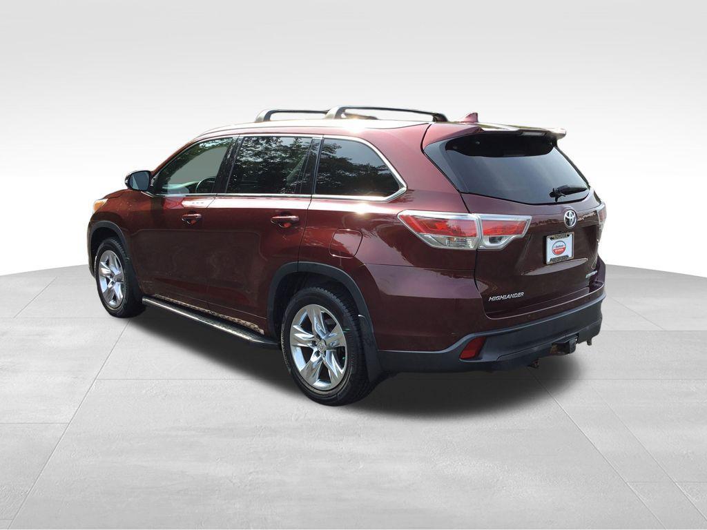 used 2015 Toyota Highlander car, priced at $18,799